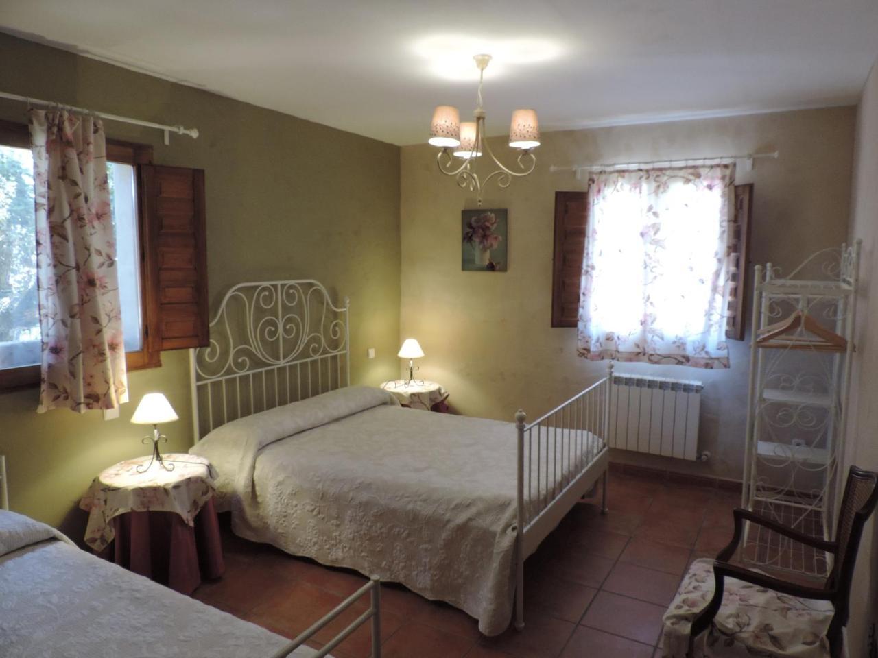 La Casa Del Cartero Pablo Vendégház Saldana de Ayllon Kültér fotó
