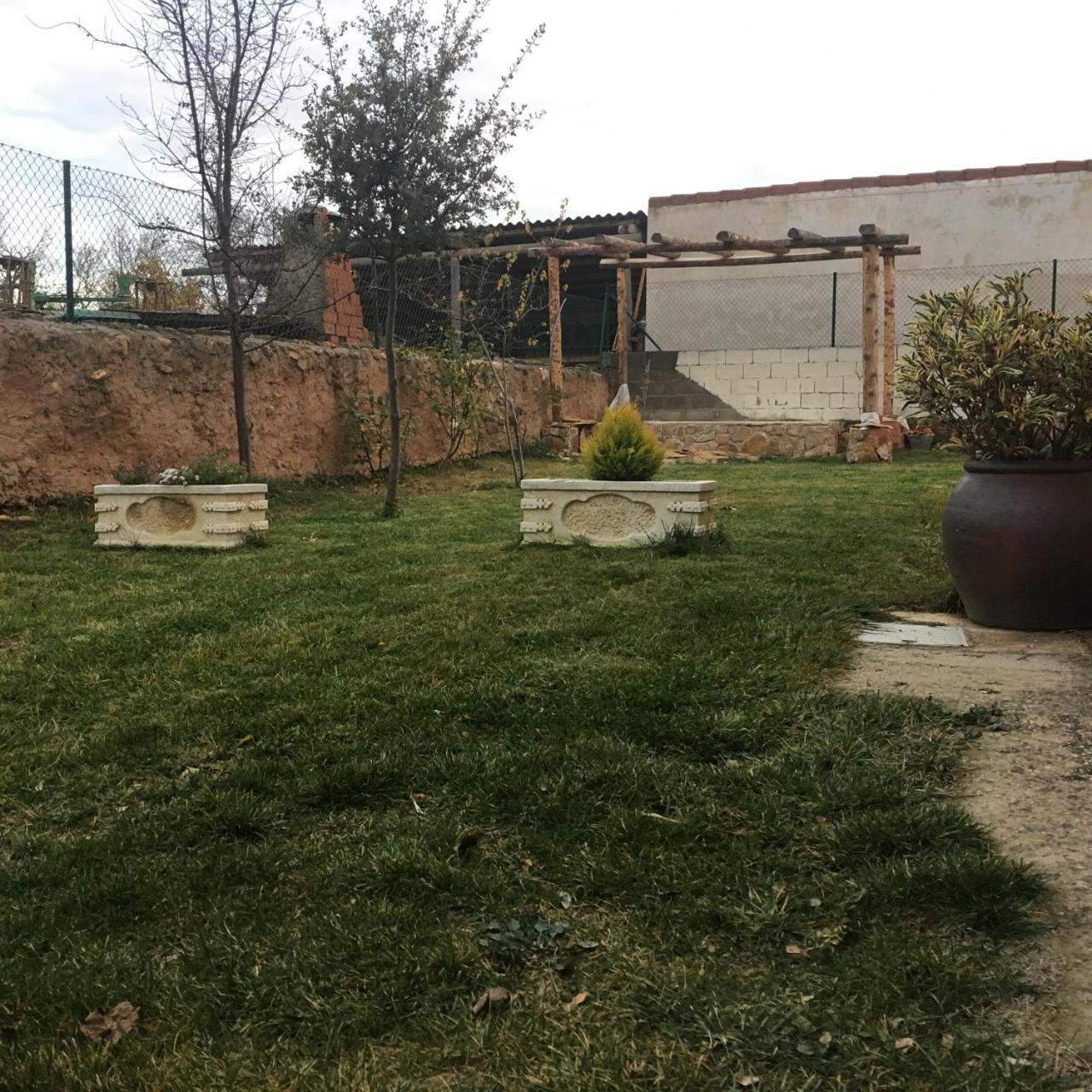 La Casa Del Cartero Pablo Vendégház Saldana de Ayllon Kültér fotó